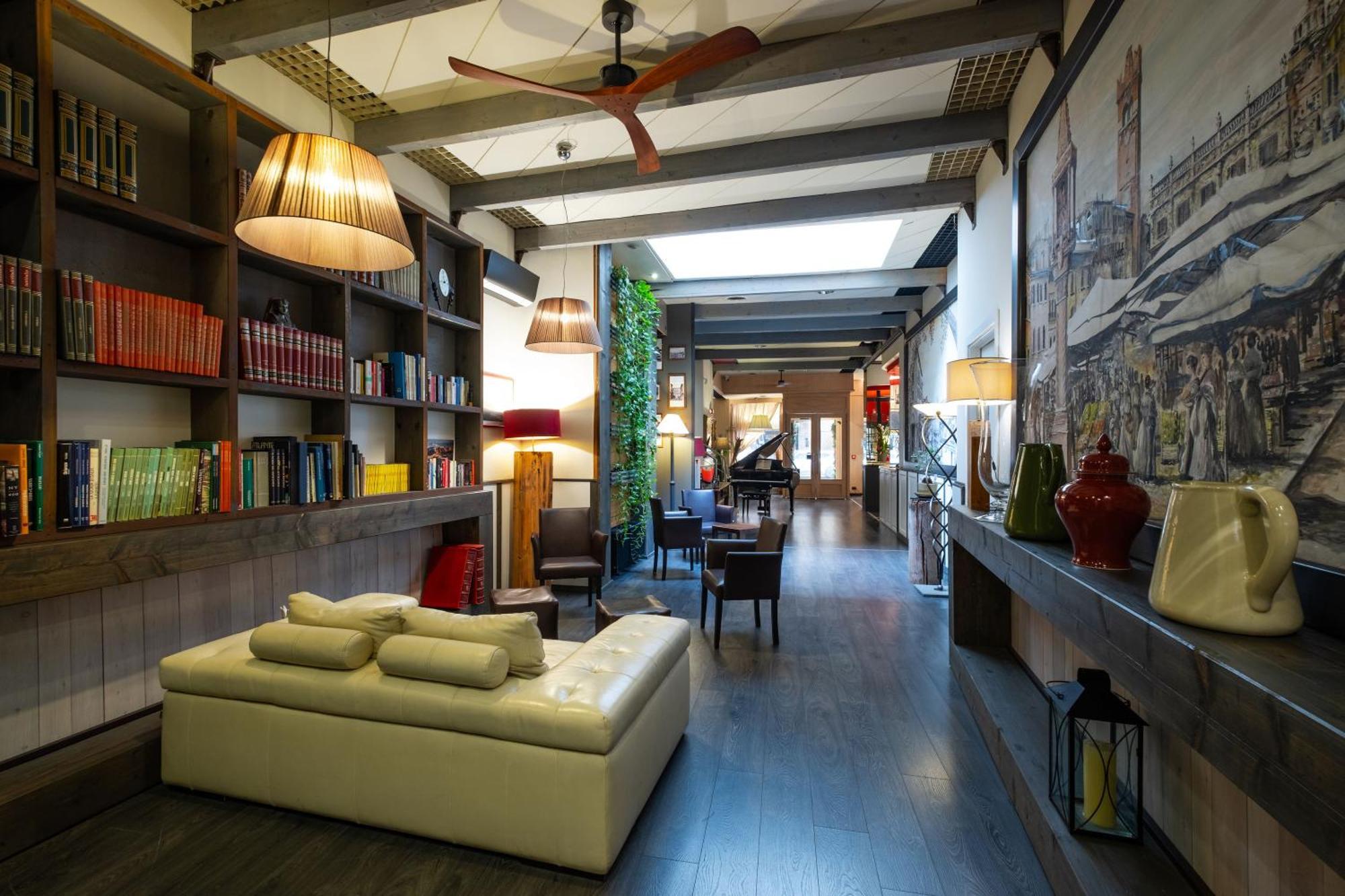 Hotel Italia 3*