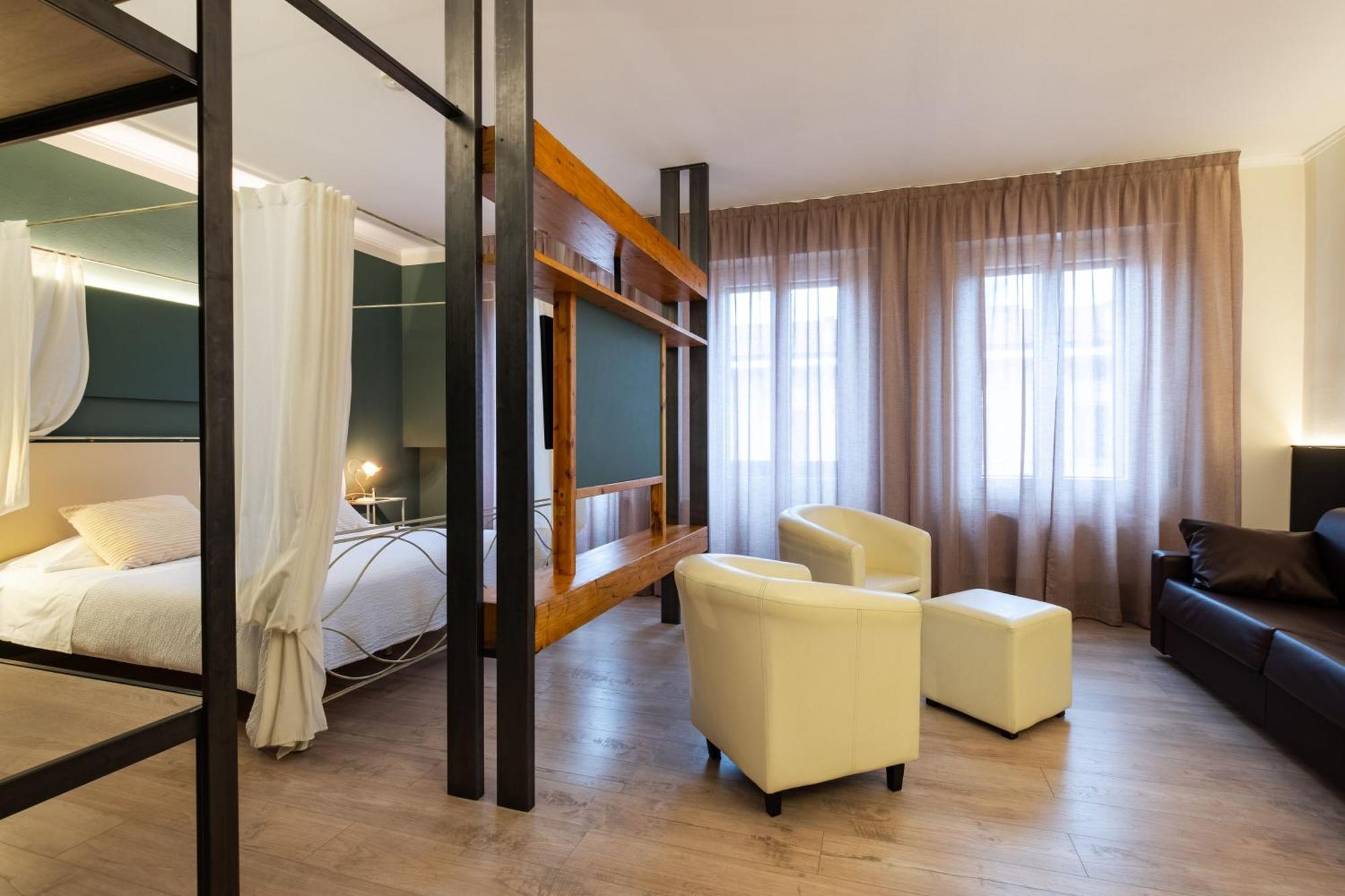Hotel Italia 3*