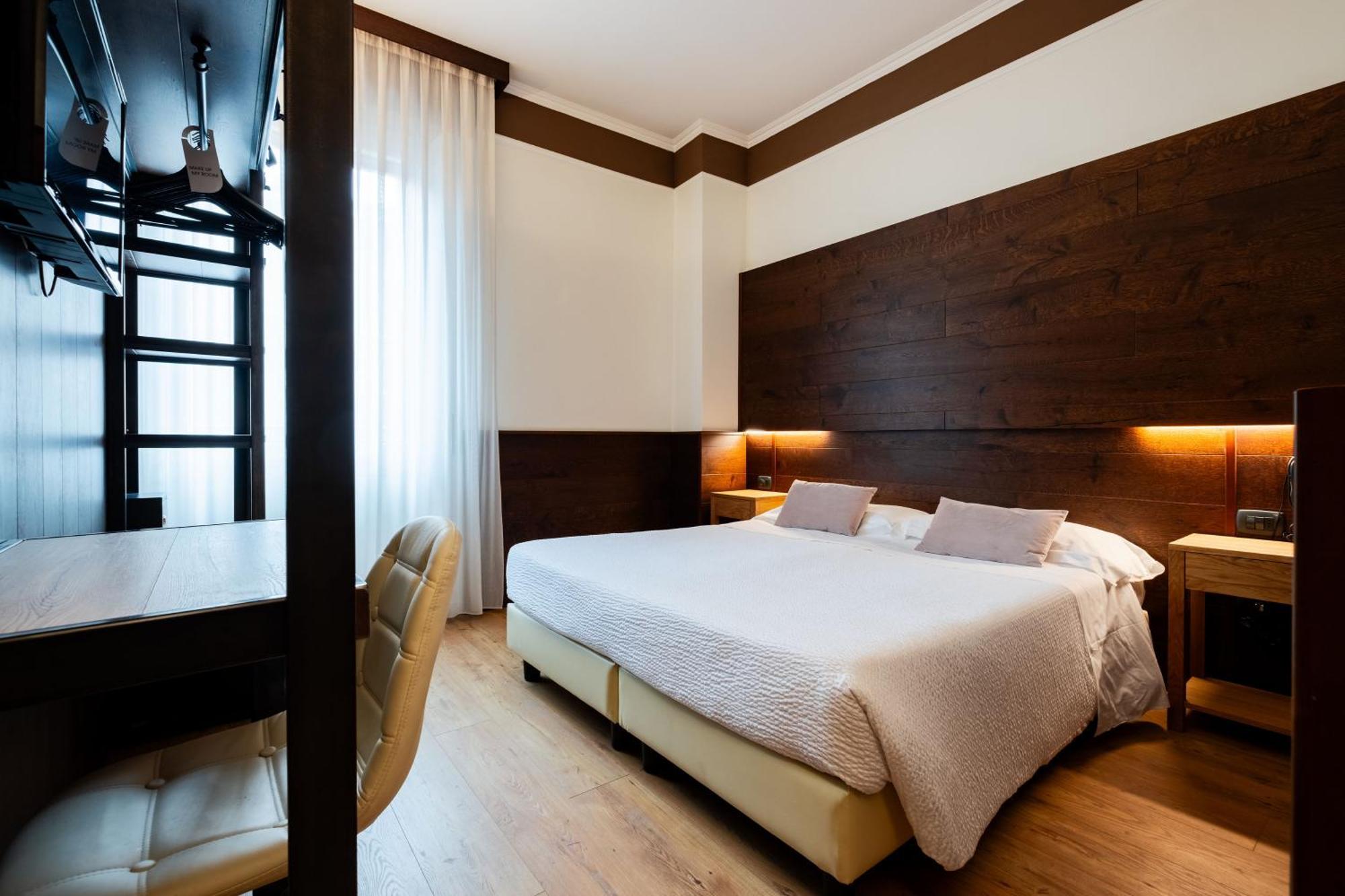 Hotel Italia 3*