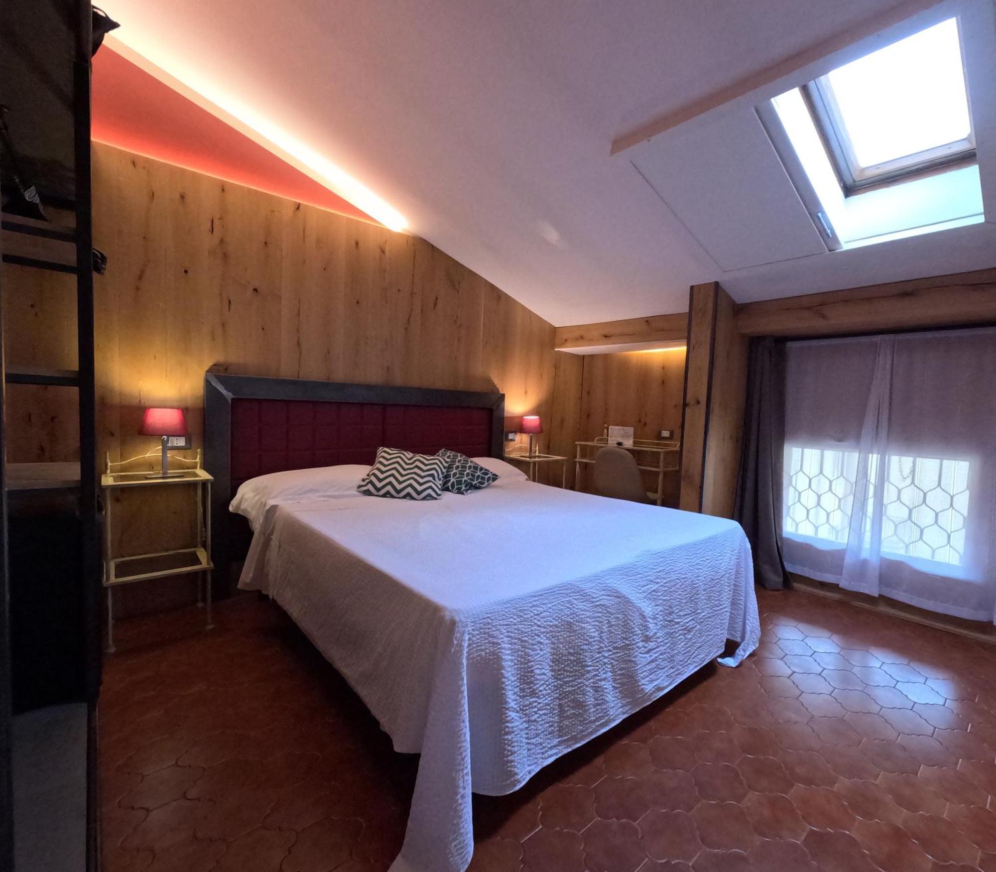 Hotel Italia 3*